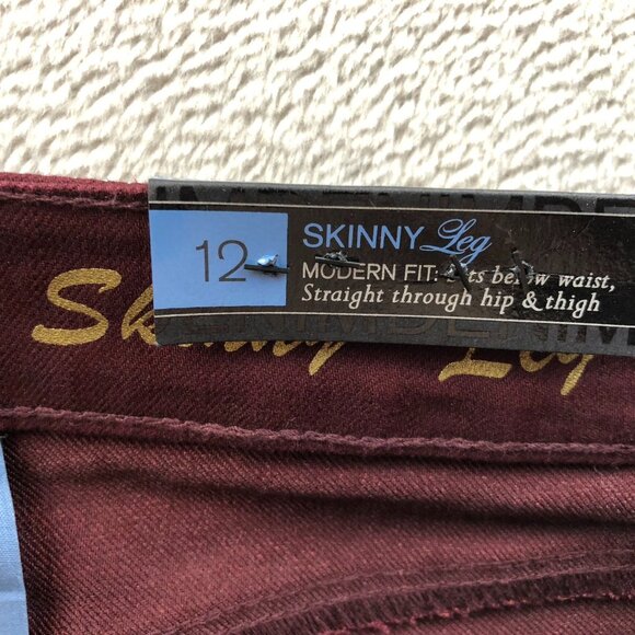 NWT Apt. 9 Women’s Pants Size 12 Skinny Leg Modern Fit Classic Casual Red Ankle - Picture 9 of 16